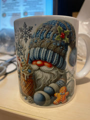 Tasse imprimée gnomes de Noël avec bonnet