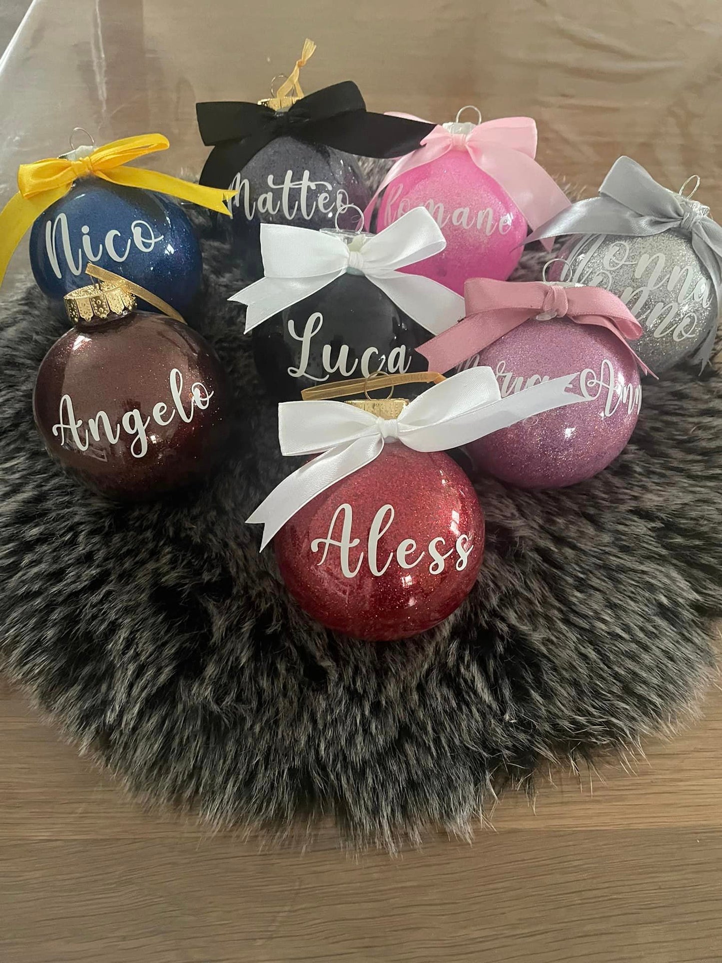Boule de Noël prénom Noir holographique